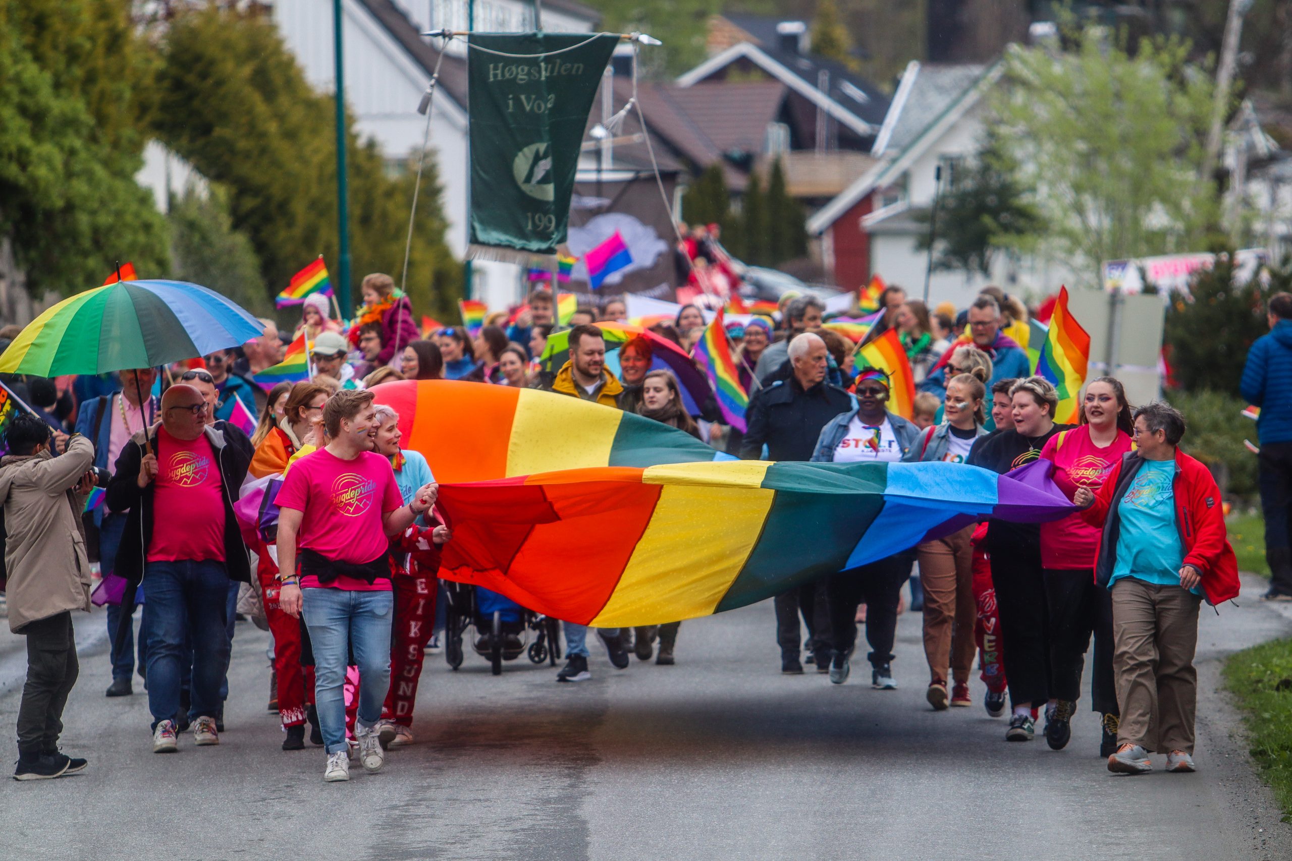 Nynorsk  og  Bygdepride,  hand  i  hand