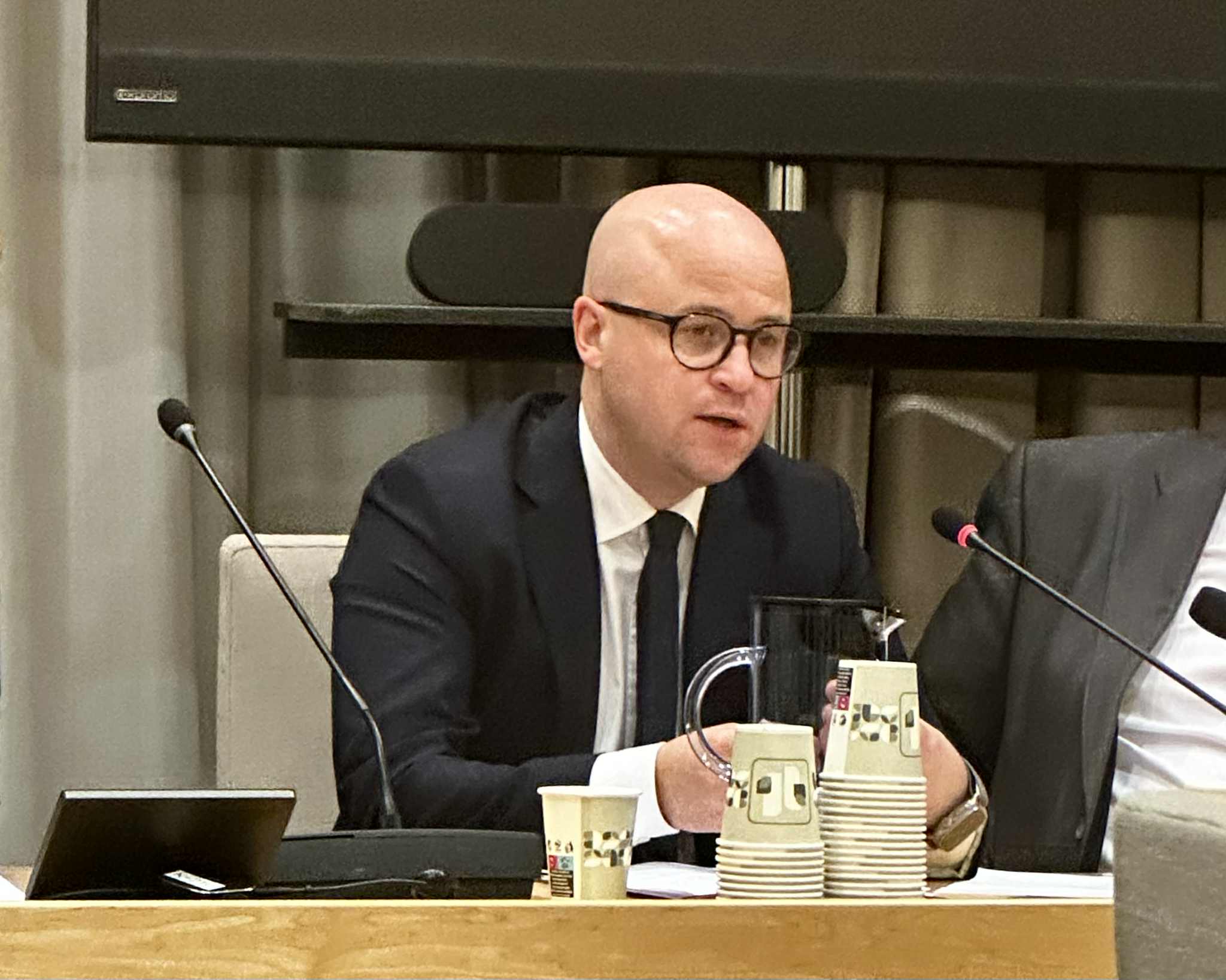 Unknown Høyringsnotat  til  familie-  og  kulturkomiteen